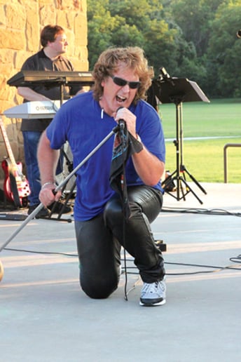 Gallery photo 10 of Vinny and the Jets