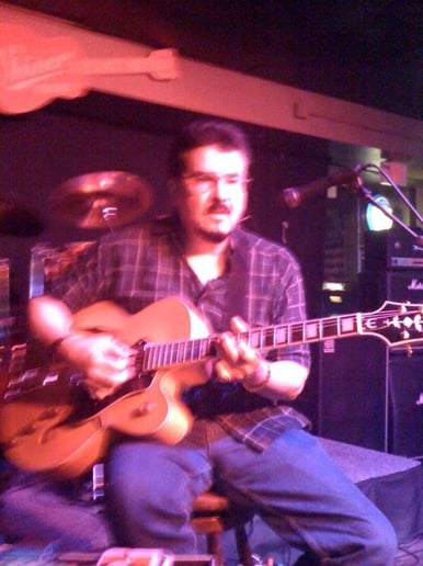 Gallery photo 1 of Vinny Moya or The Ezra Blue Trio