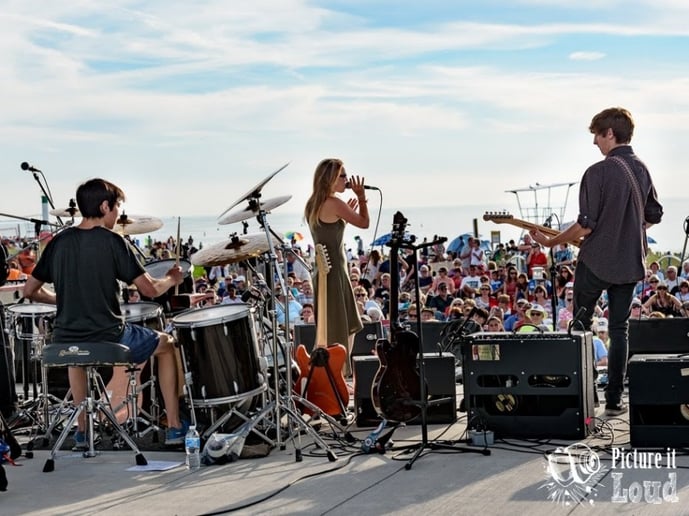 Gallery photo 8 of Vintage Flight Band