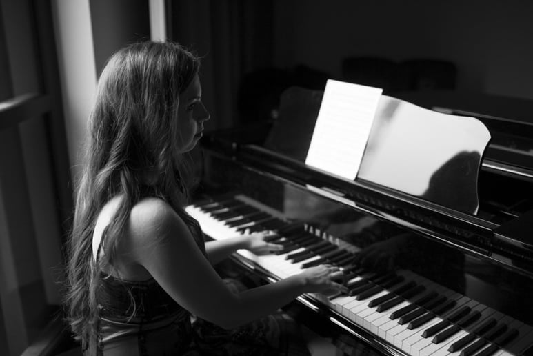 Gallery photo 4 of Heidi Savoie - Pianist and Vocalist for Weddings and Events