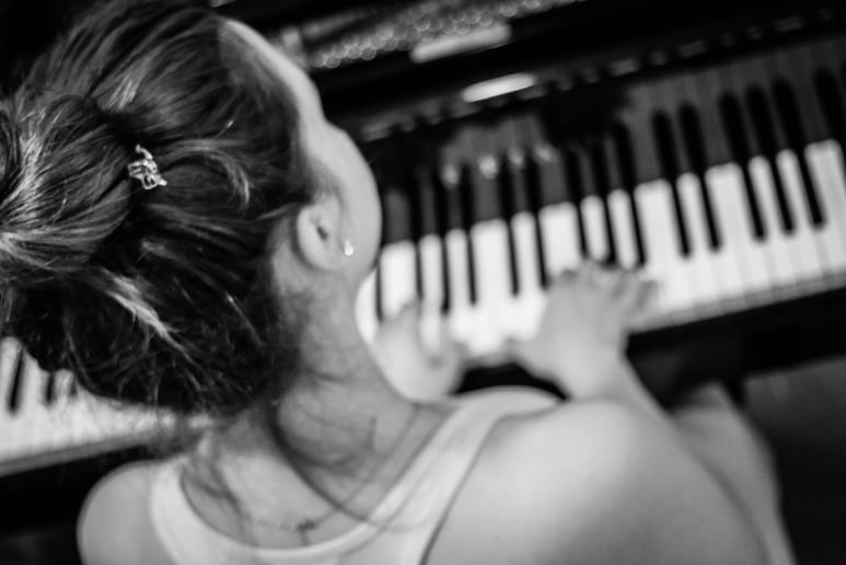 Gallery photo 7 of Heidi Savoie - Pianist and Vocalist for Weddings and Events