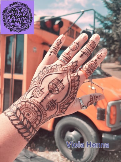 Gallery photo 1 of Viola Henna