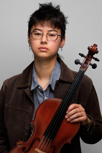 Gallery photo 1 of Viola