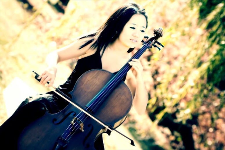Gallery photo 2 of Violetta Strings