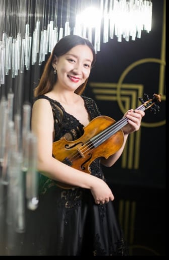 Gallery photo 10 of Violetta Strings