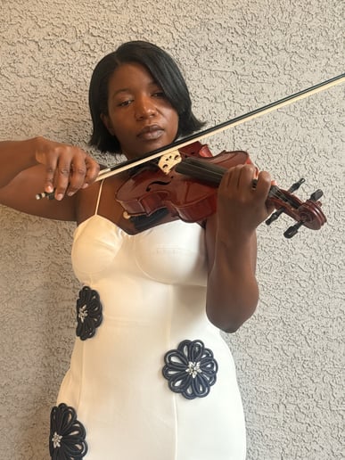 Gallery photo 7 of Violin by Valencia