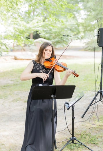 Gallery photo 4 of Ellie’s Violin Music | Professional Violinist