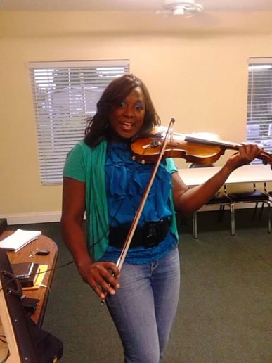 Gallery photo 2 of Violin & Singer