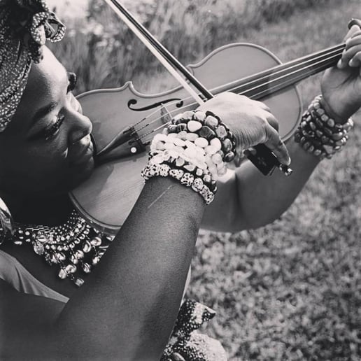 Gallery photo 4 of Violin & Singer