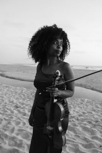Gallery photo 3 of Violinist Beti