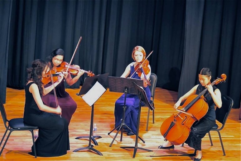 Gallery photo 5 of Amanda Gentile, Violinist
