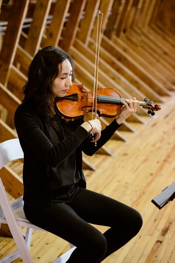 Gallery photo 2 of Amanda Gentile, Violinist