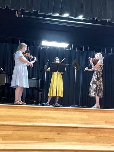 Gallery photo 4 of Violinist, Claire Mayfield