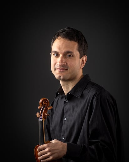 Gallery photo 3 of Violinist