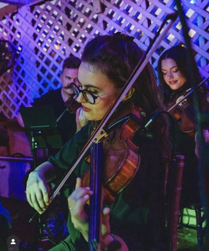 Gallery photo 4 of Hannah LeGrand - Violinist & Singer