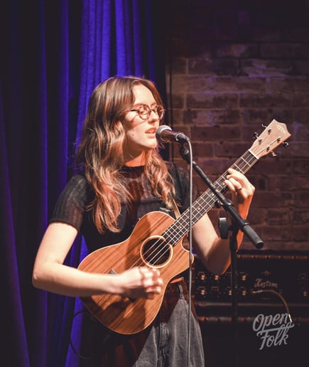 Gallery photo 7 of Hannah LeGrand - Violinist & Singer