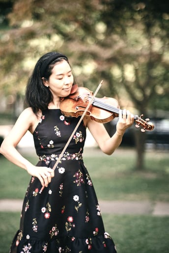 Gallery photo 1 of Violinist Joelle