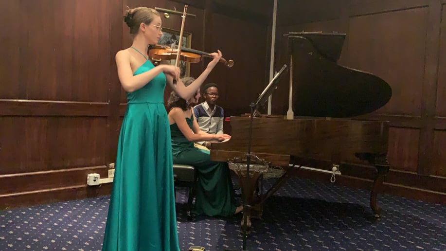 Gallery photo 4 of Bailey Wantuch, Violinist