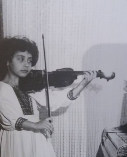 Gallery photo 4 of Violinist, Felicia J