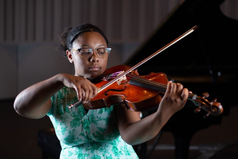 Gallery photo 2 of Violinist, Ivory Stephenson