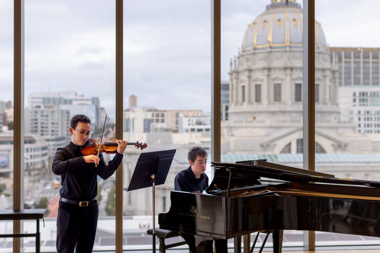 Gallery photo 1 of Violinist, Aleksi Z