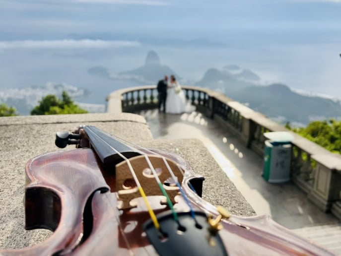 Gallery photo 4 of Violinist Thiago Bernardes