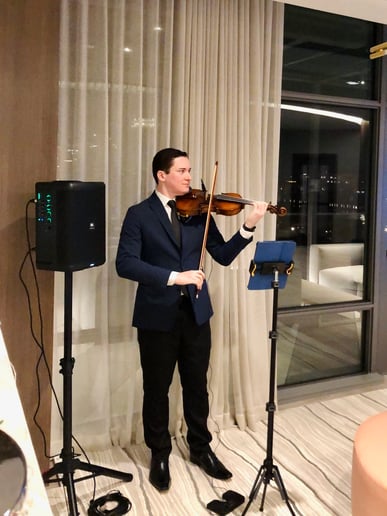 Gallery photo 7 of Violinist Thiago Bernardes