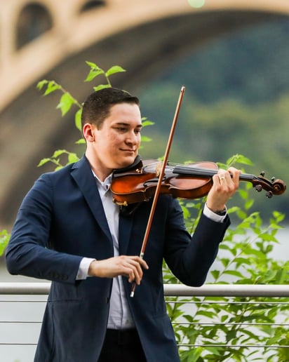 Gallery photo 2 of Violinist Thiago Bernardes