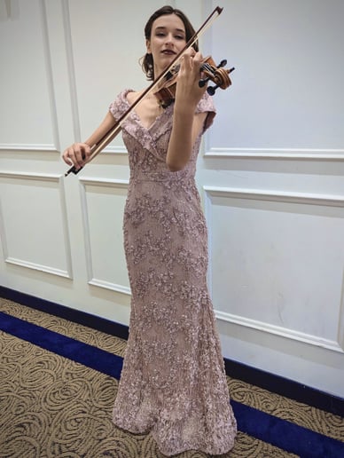 Gallery photo 3 of Dana Wenzel, Violinist