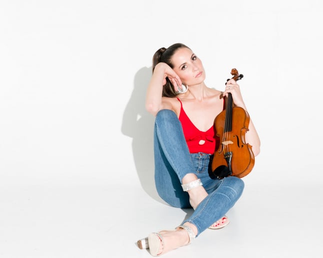 Gallery photo 2 of Violinista Jane