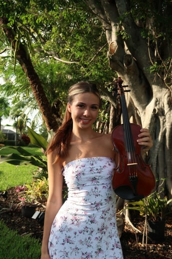 Gallery photo 2 of Tera Nicole - Violinist/Fiddle Player