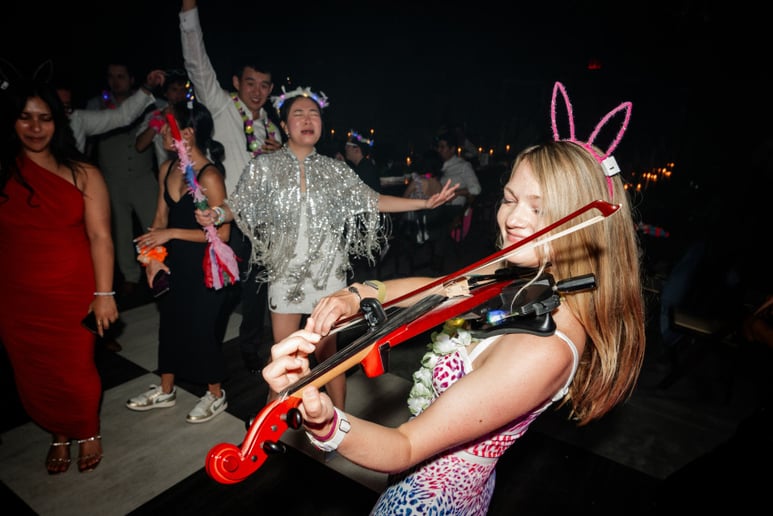 Gallery photo 10 of ViolinVibez
