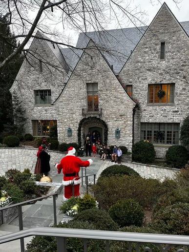 Gallery photo 5 of Virginia Santa Frank