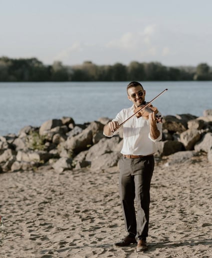 Gallery photo 1 of Virtuoso Violin Service