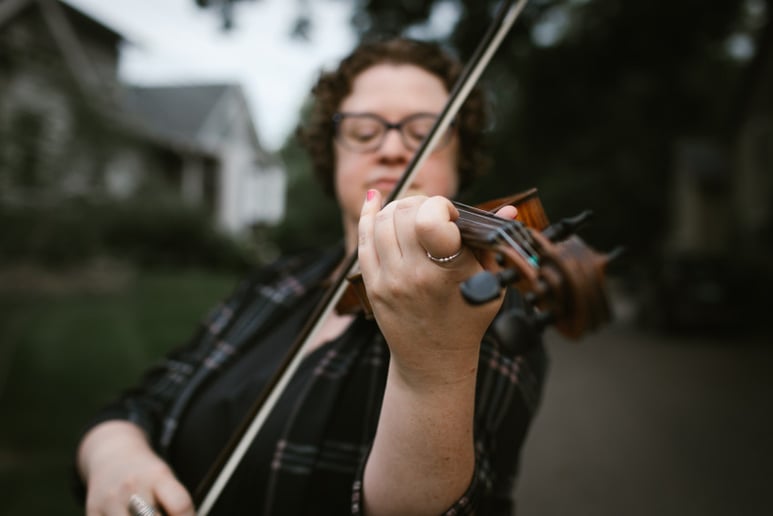 Gallery photo 3 of Virtuoso Violinist