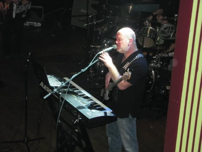 Gallery photo 2 of VItal Signs Rush Tribute