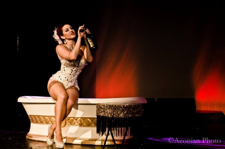 Gallery photo 3 of Vivi Noir