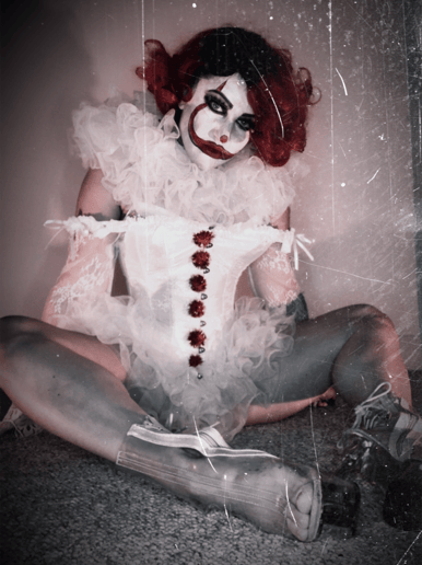 Gallery photo 4 of Vivi Noir