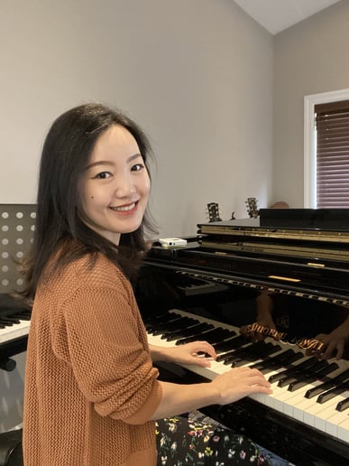 Gallery photo 1 of Vivian Piano
