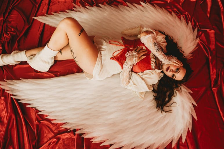 Gallery photo 4 of Vivian Violet The Mistress of the Moon