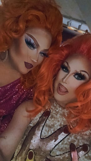 Gallery photo 7 of Vivienne and Raquel