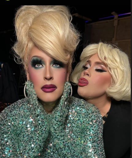 Gallery photo 10 of Vivienne and Raquel
