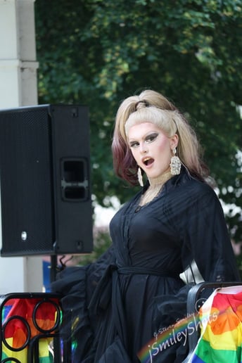 Gallery photo 7 of Vivyan Jaymes Mourningwould