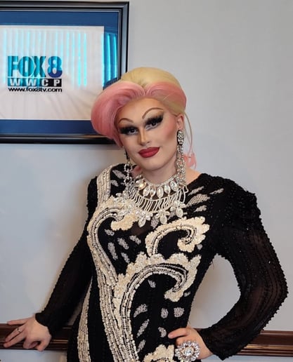 Gallery photo 9 of Vivyan Jaymes Mourningwould