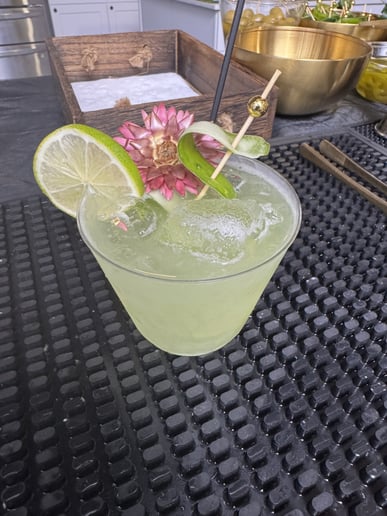 Gallery photo 15 of V&M - Mint & Lime Pour