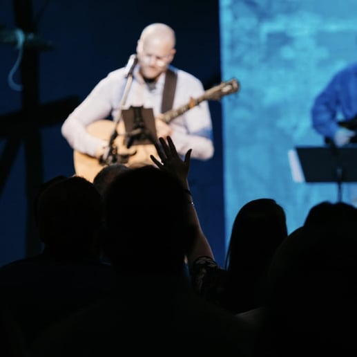 Gallery photo 3 of Vocalist & Acoustic Guitarist