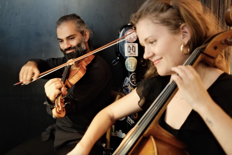 Gallery photo 2 of Vérité Strings