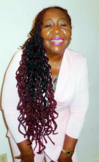 Gallery photo 5 of Vonnie S