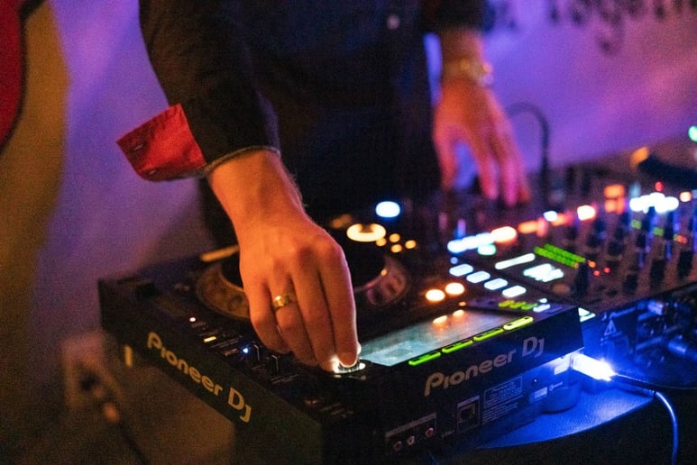 Gallery photo 4 of Vosters the DJ