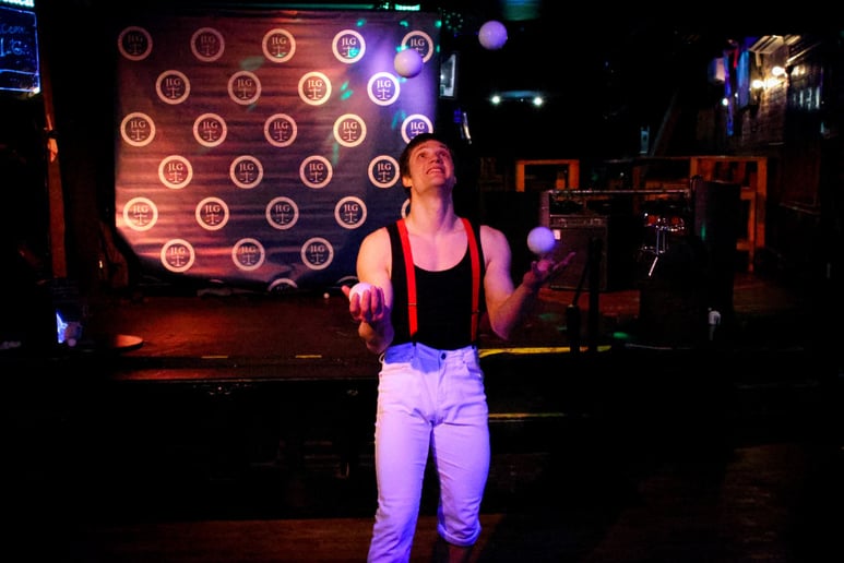 Gallery photo 9 of Vova Juggler